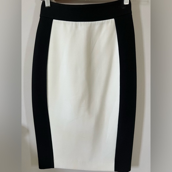 ZARA basic pencil skirt in color block ecru/black super flattering design - Picture 9 of 9